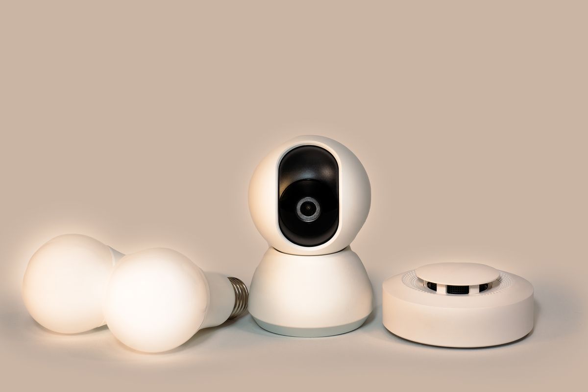 Home electronics including a smoke detector